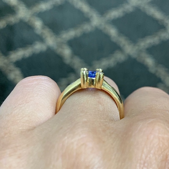 14K Yellow Gold Oval Tanzanite and Diamond Ring - Picture 2 of 7